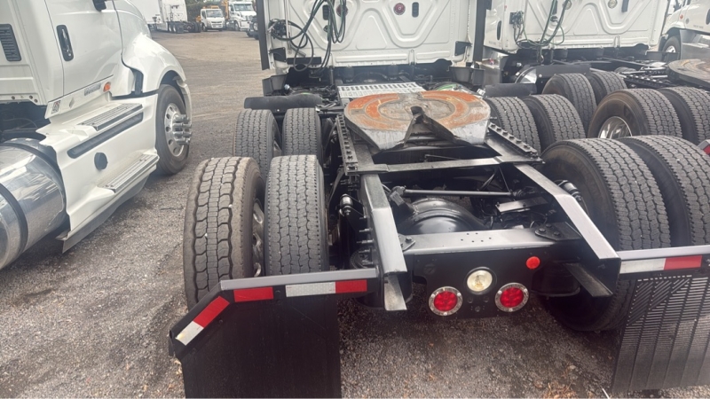 2019 FREIGHTLINER Cascadia 