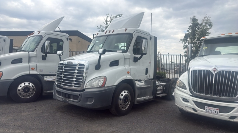 2019 FREIGHTLINER Cascadia 