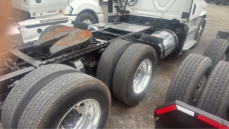2019 FREIGHTLINER Cascadia 