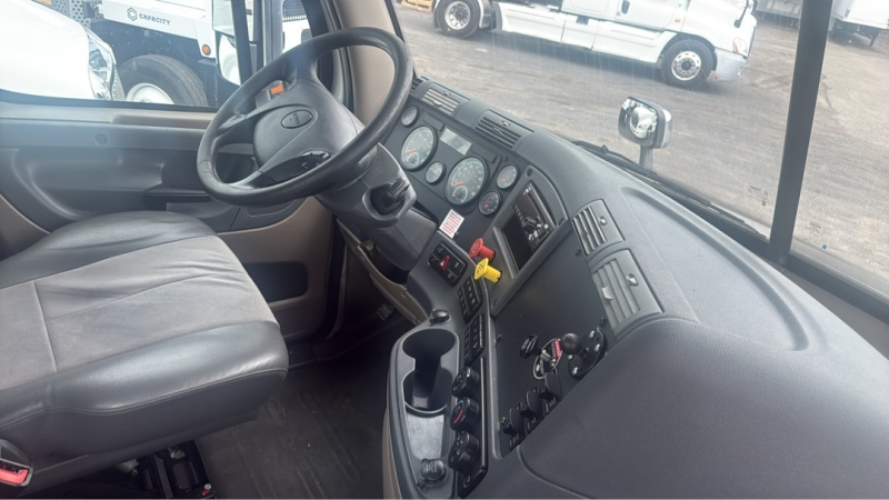 2019 FREIGHTLINER Cascadia 