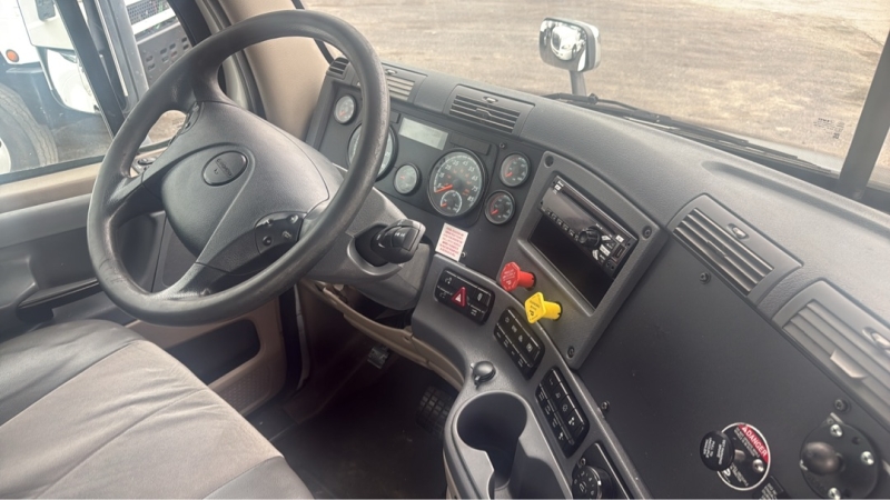 2019 FREIGHTLINER Cascadia 