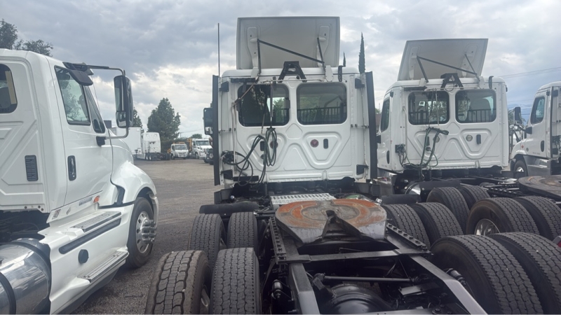 2019 FREIGHTLINER Cascadia 