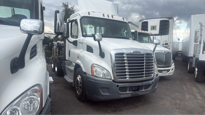 2019 FREIGHTLINER Cascadia 