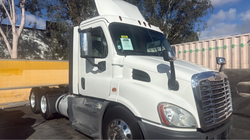 2019 FREIGHTLINER Cascadia 