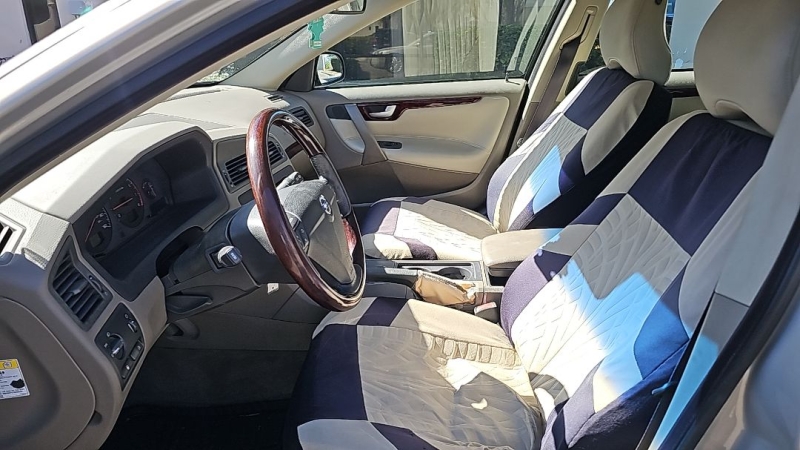2003 Volvo V70 2.4T - Photo 9