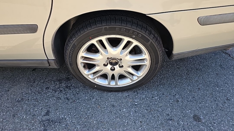 2003 Volvo V70 2.4T - Photo 7