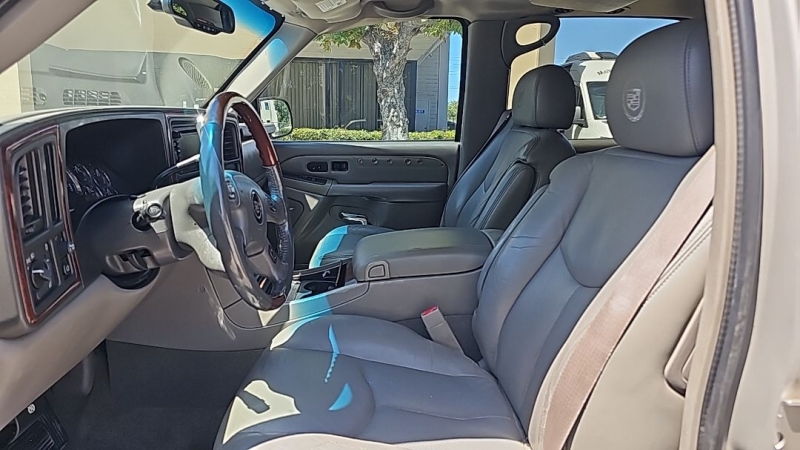 2005 Cadillac Escalade ESV Base - Photo 10