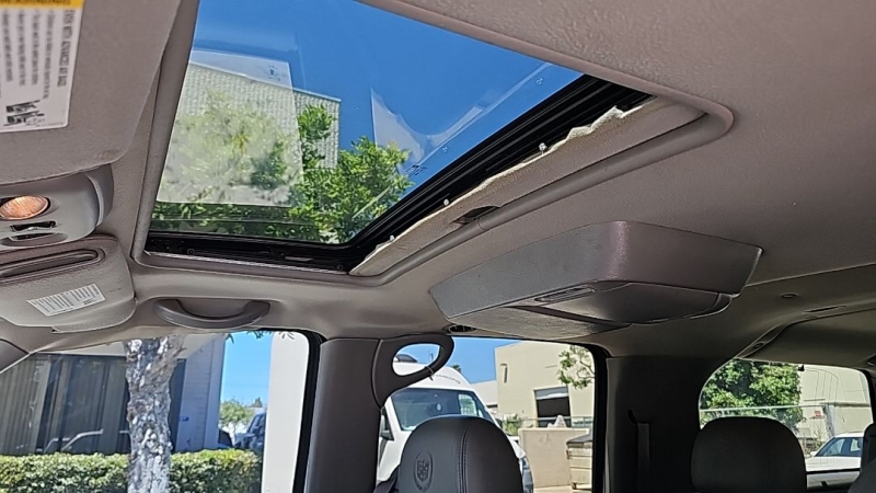 2005 Cadillac Escalade ESV Base - Photo 12