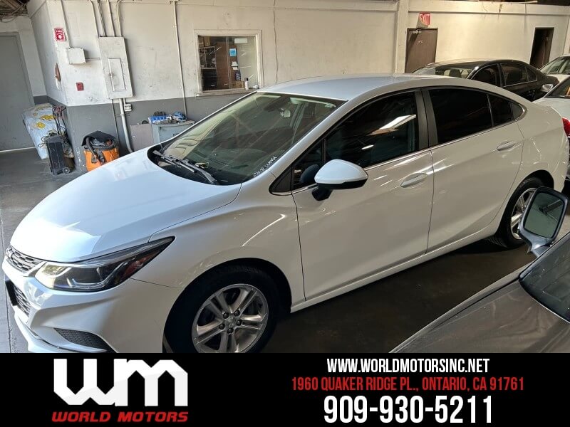 2018 Chevrolet Cruze 1LT Auto's photo