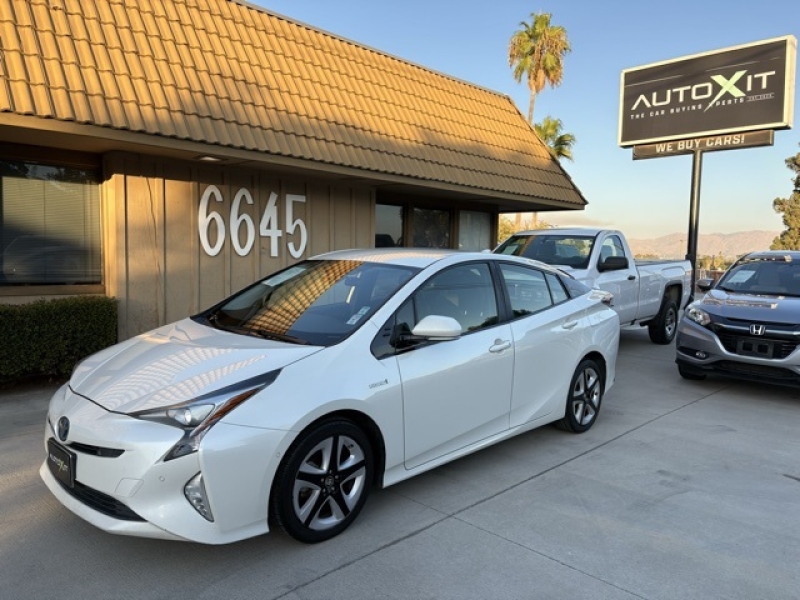 2017 Toyota Prius Three Touring