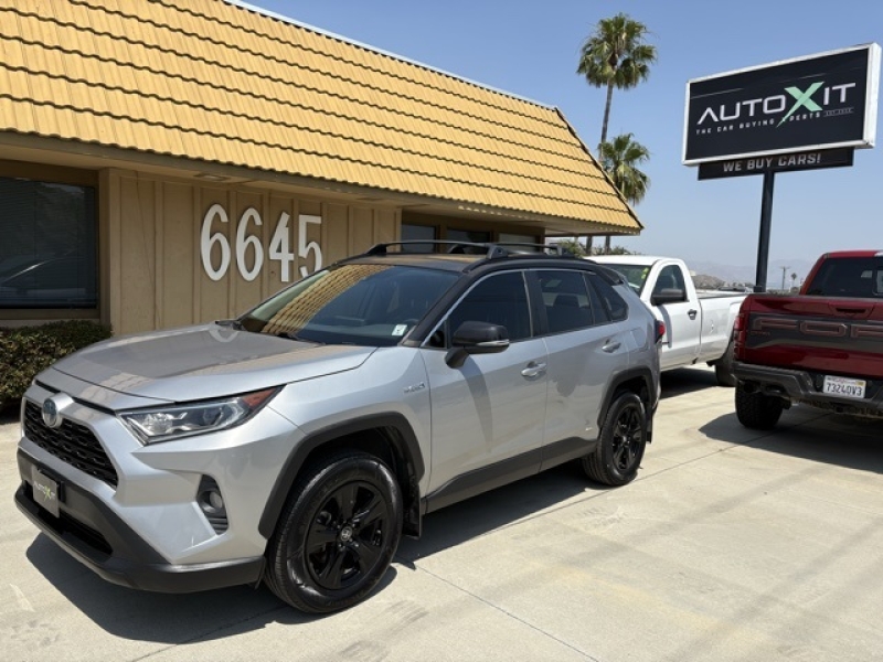 2019 Toyota RAV4 XLE's photo