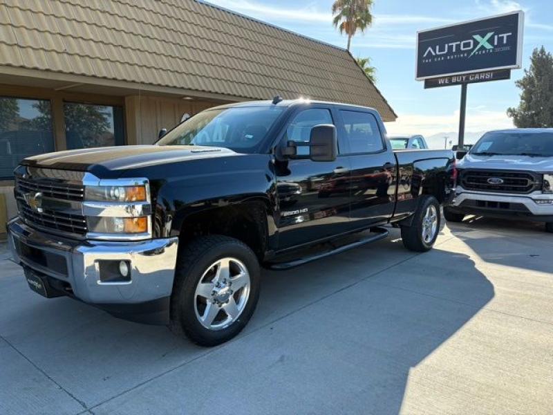 2015 Chevrolet Silverado HD 1LT 4WD Crew Cab Standard Box's photo