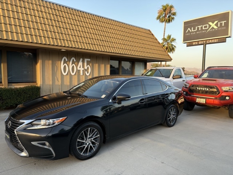 2017 Lexus ES 350's photo