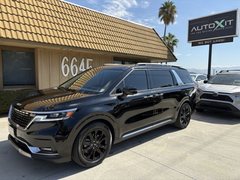 2022 Kia Carnival SX's photo