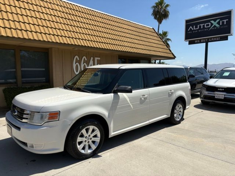 2010 Ford Flex SE FWD's photo