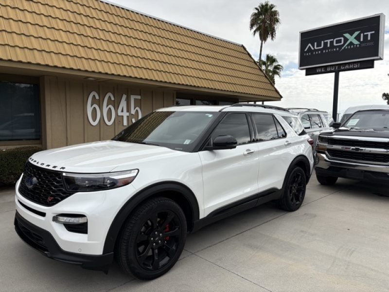 2020 Ford Explorer ST's photo