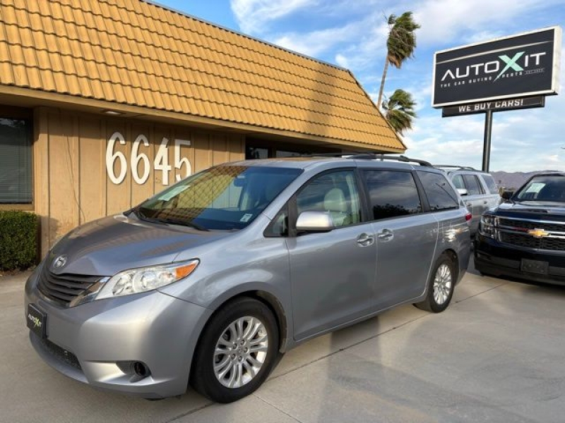 2012 Toyota Sienna XLE 8 Passenger