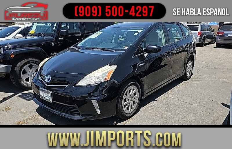 2012 Toyota Prius v Five's photo