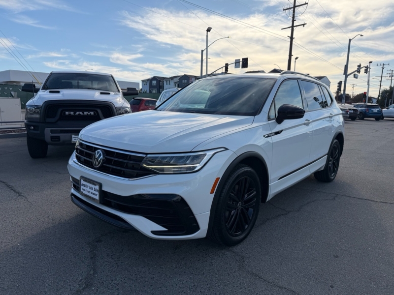 2022 Volkswagen Tiguan SE R-Line Black