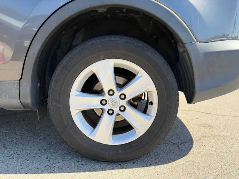 2014 Toyota RAV4 XLE - Photo 8