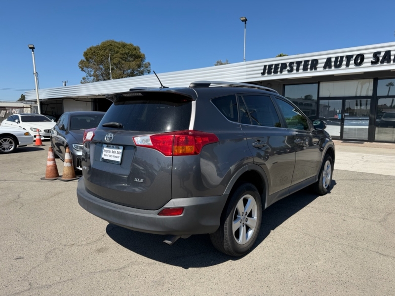 2014 Toyota RAV4 XLE - Photo 4