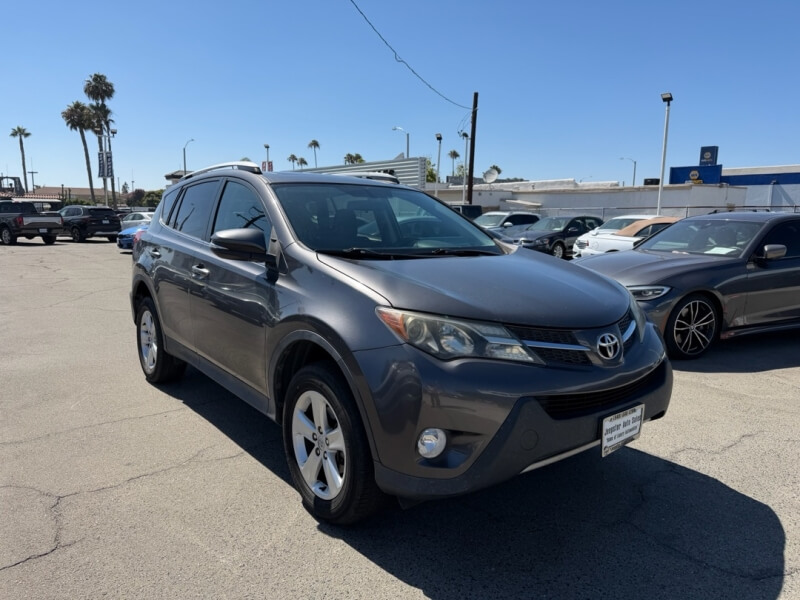 2014 Toyota RAV4 XLE - Photo 3