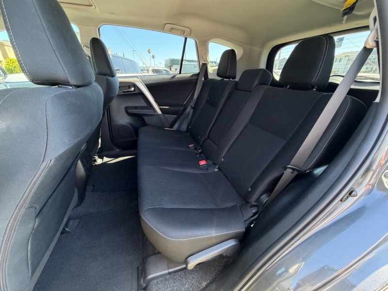 2014 Toyota RAV4 XLE - Photo 13