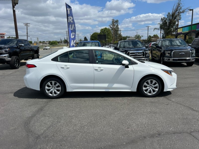 2024 Toyota Corolla LE photo 4