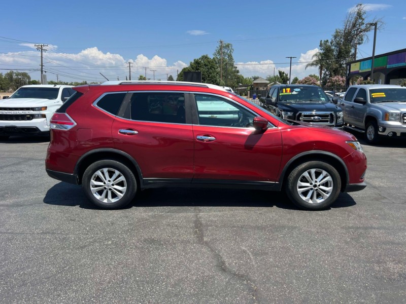 2016 Nissan Rogue SV photo 4