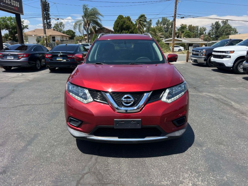 2016 Nissan Rogue SV photo 2