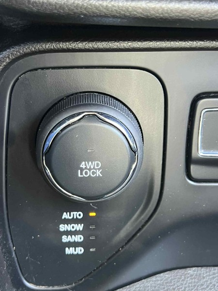 2017 Jeep Renegade Latitude North Edition photo 13