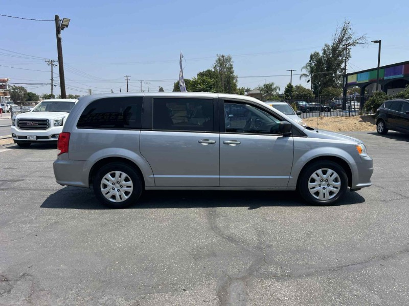 2018 Dodge Grand Caravan SE photo 4