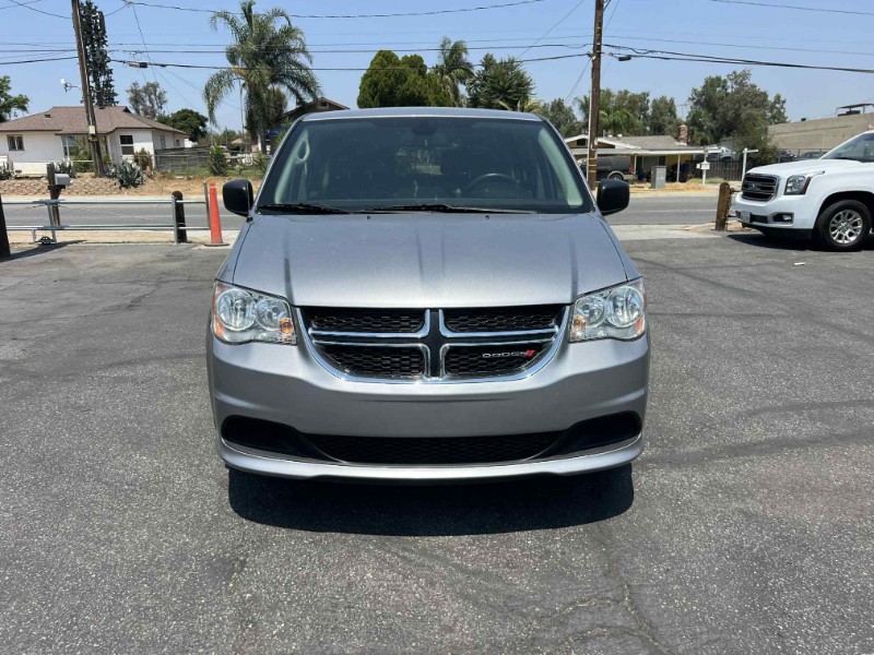 2018 Dodge Grand Caravan SE photo 2
