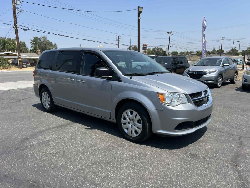 2018 Dodge Grand Caravan SE photo 3