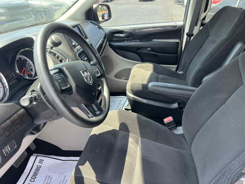 2018 Dodge Grand Caravan SE photo 9