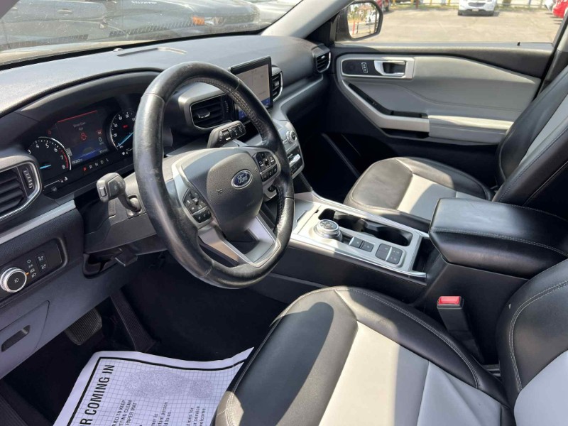 2022 Ford Explorer XLT photo 8