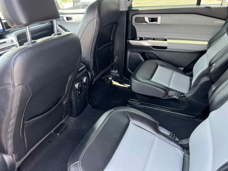 2022 Ford Explorer XLT photo 9