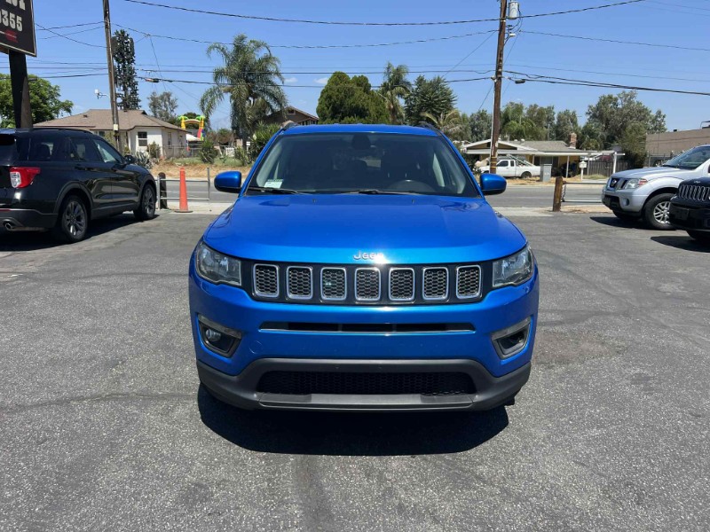 2018 Jeep Compass Latitude photo 2