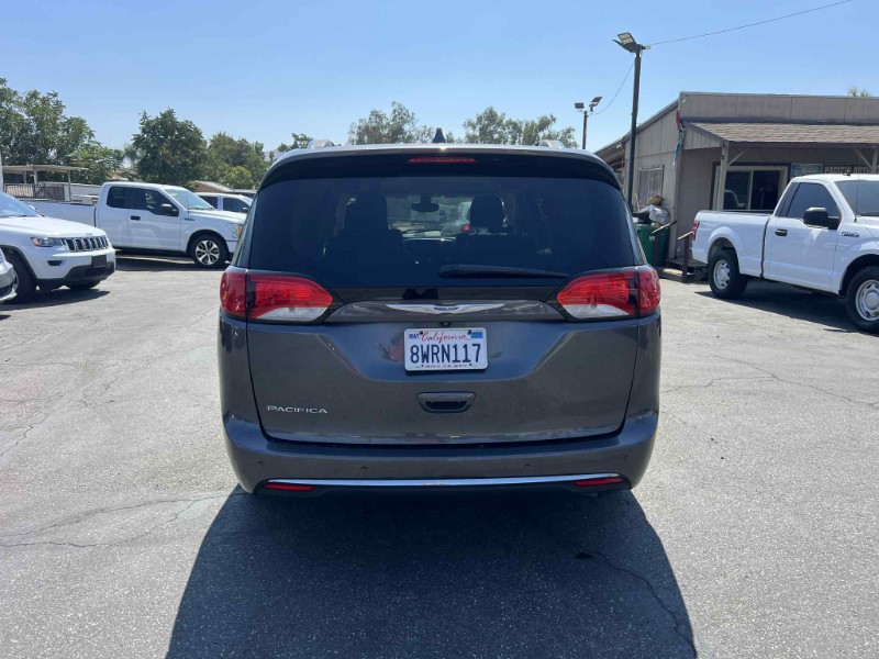 2018 Chrysler Pacifica Touring Plus photo 5