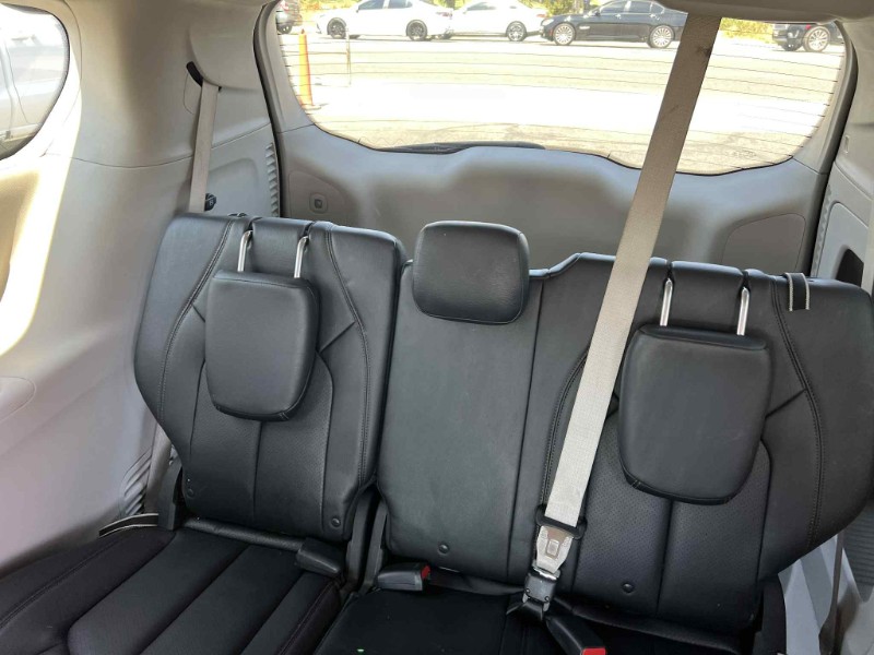 2018 Chrysler Pacifica Touring Plus photo 10