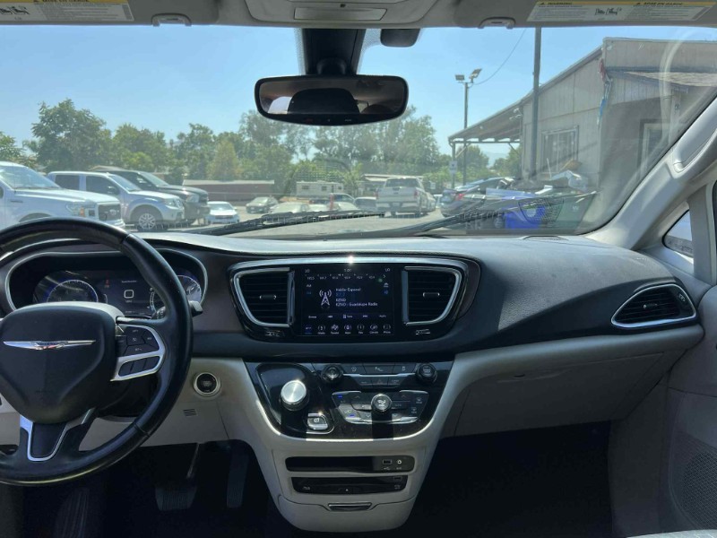 2018 Chrysler Pacifica Touring Plus photo 11