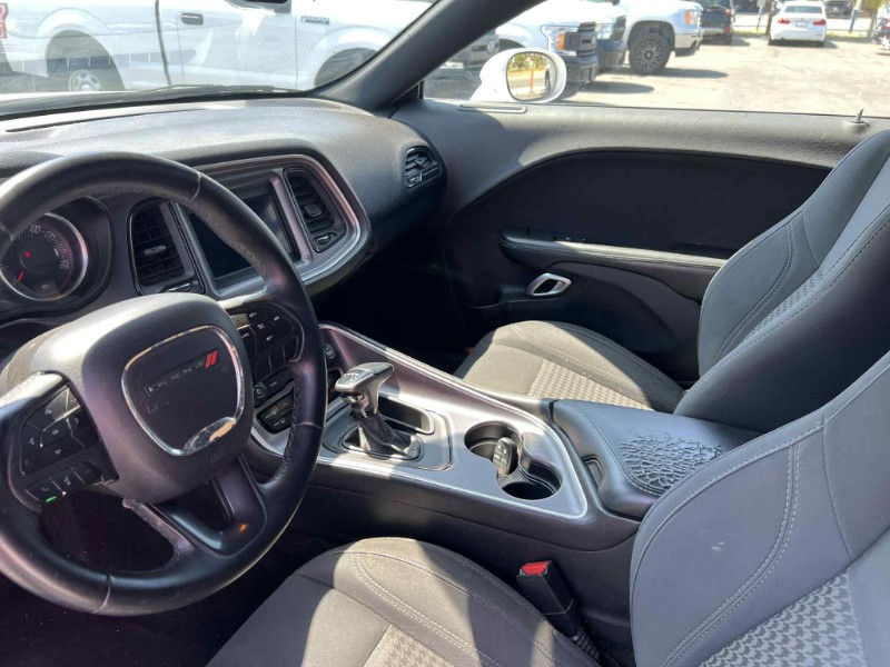 2019 Dodge Challenger SXT photo 9