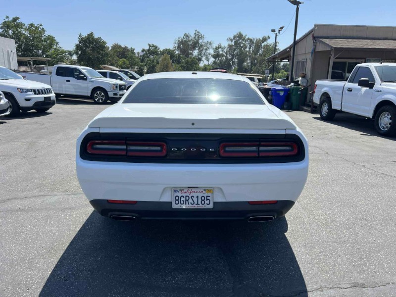 2019 Dodge Challenger SXT photo 6