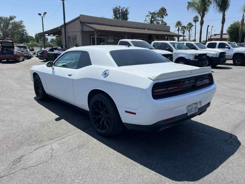 2019 Dodge Challenger SXT photo 7
