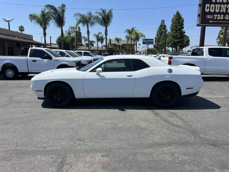 2019 Dodge Challenger SXT photo 8