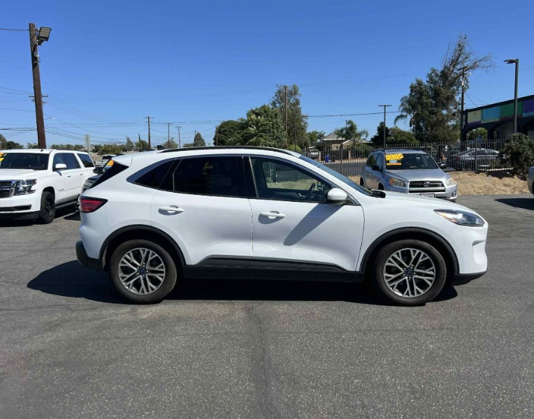 2020 Ford Escape SEL photo 4