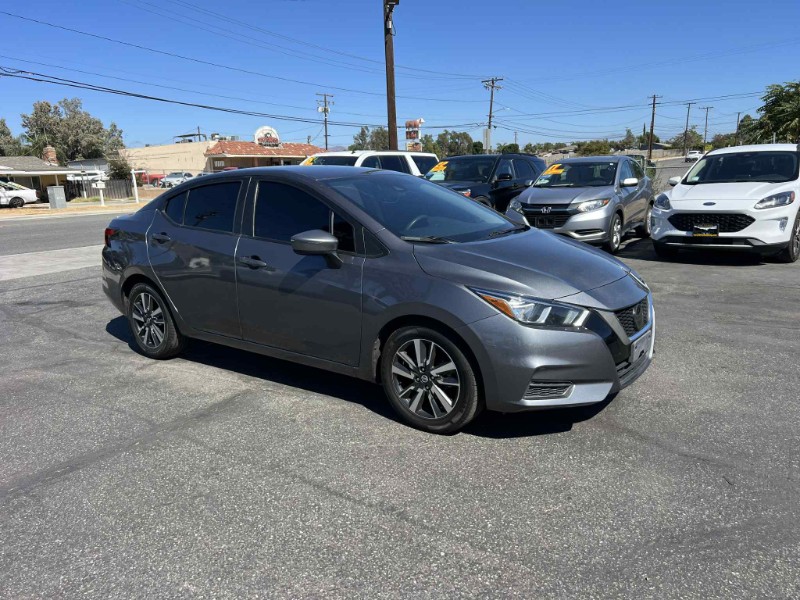 2021 Nissan Versa SV photo 3