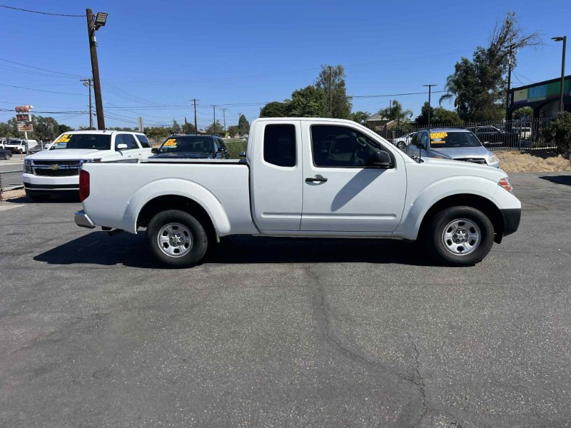 2015 Nissan Frontier S photo 3