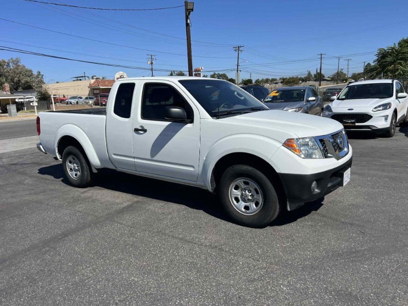 2015 Nissan Frontier S photo 2