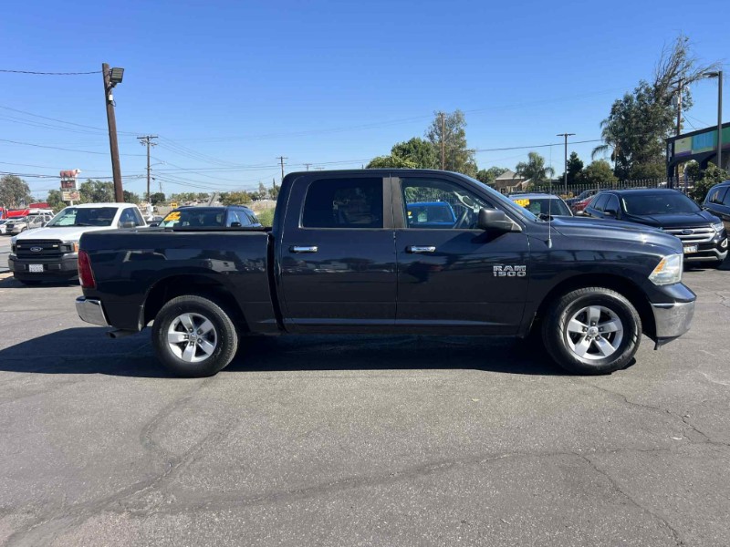 2013 Ram 1500 SLT photo 3